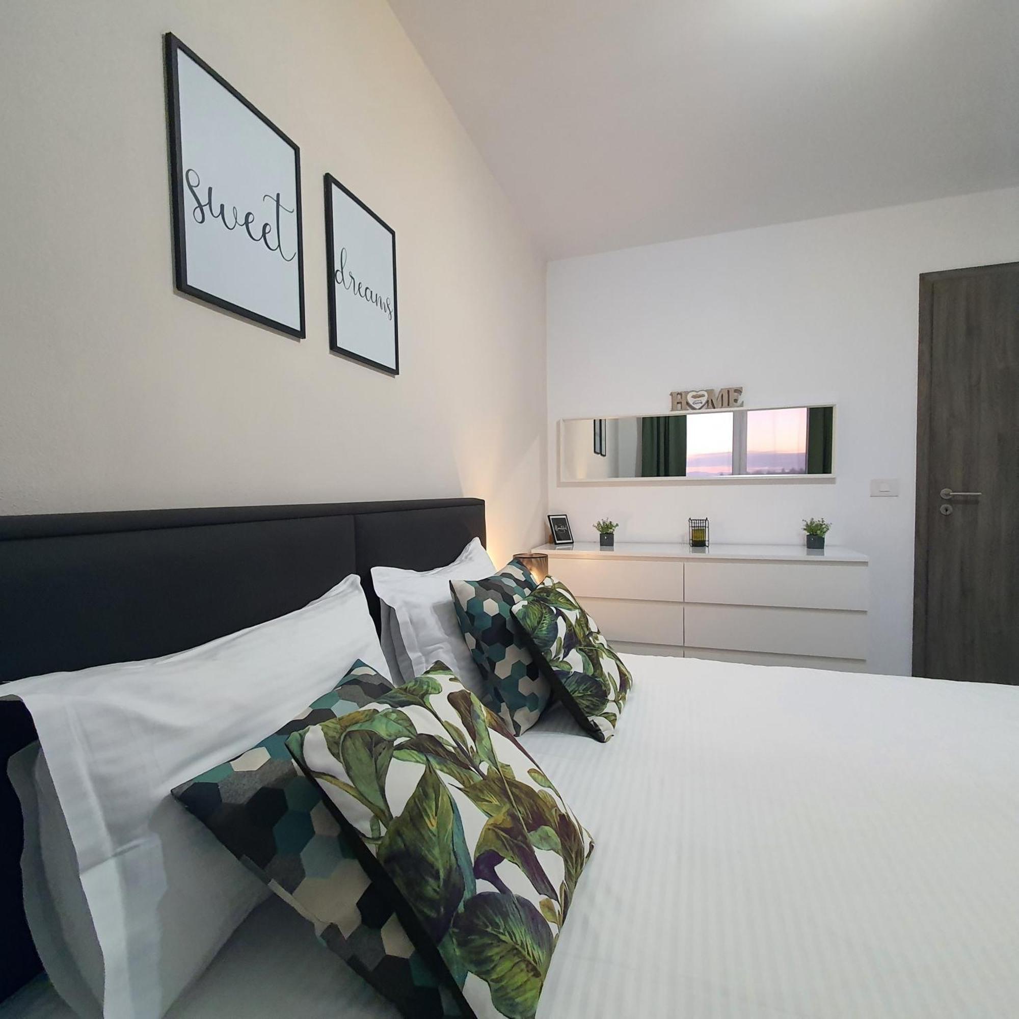 Green Apartment Coresi Braşov Eksteriør bilde